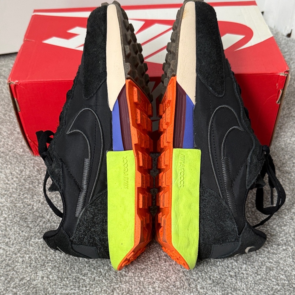 Women’s Nike Fontanka Waffle Sneakers - Picture 7 of 7